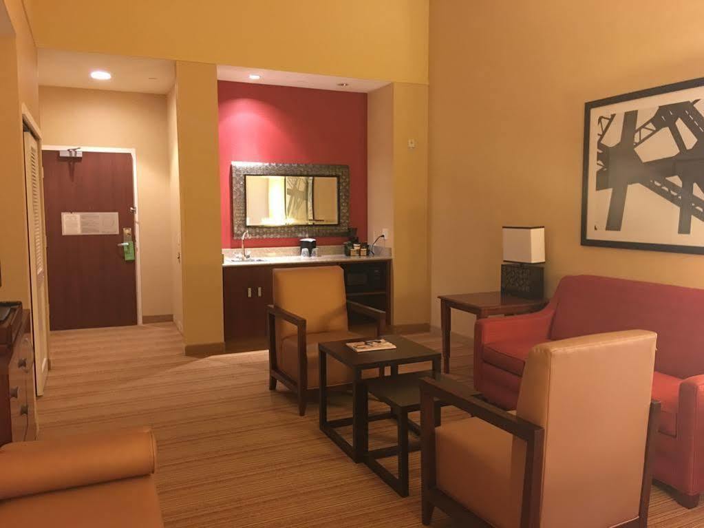 ホテル コートヤード ピッツバーグ ダウンタウン エクステリア 写真